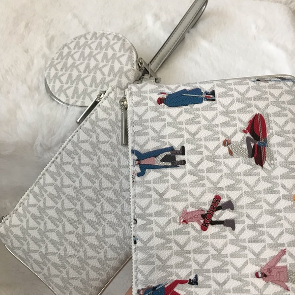 Michael Kors Jet set Girls Wristlet Trio - Picture 6 of 9